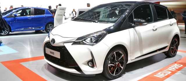 auto ibride nuova Toyota Yaris 2017
