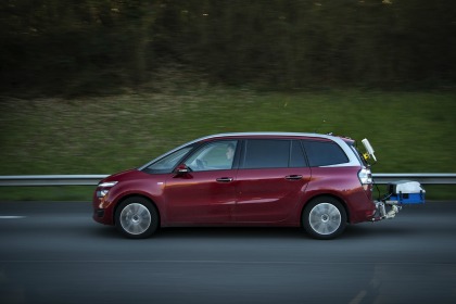 Consumi auto Peugeot Citroën C4 Grand Picasso rossa