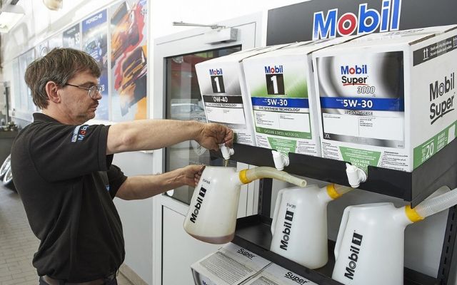 Exxon Mobil lancia anche in Italia il packaging per gli oli lubrificanti: Mobil Boxx