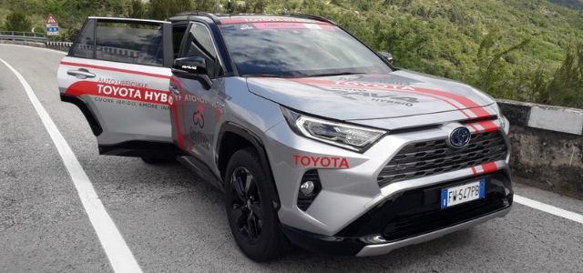Toyota Rav4 Hybrid al Giro d'Italia