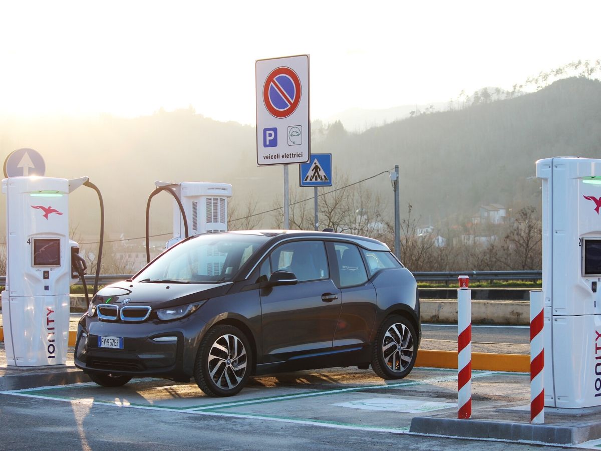 TSG Charge: installazione colonnina Ionity per la ricarica dell'auto elettrica