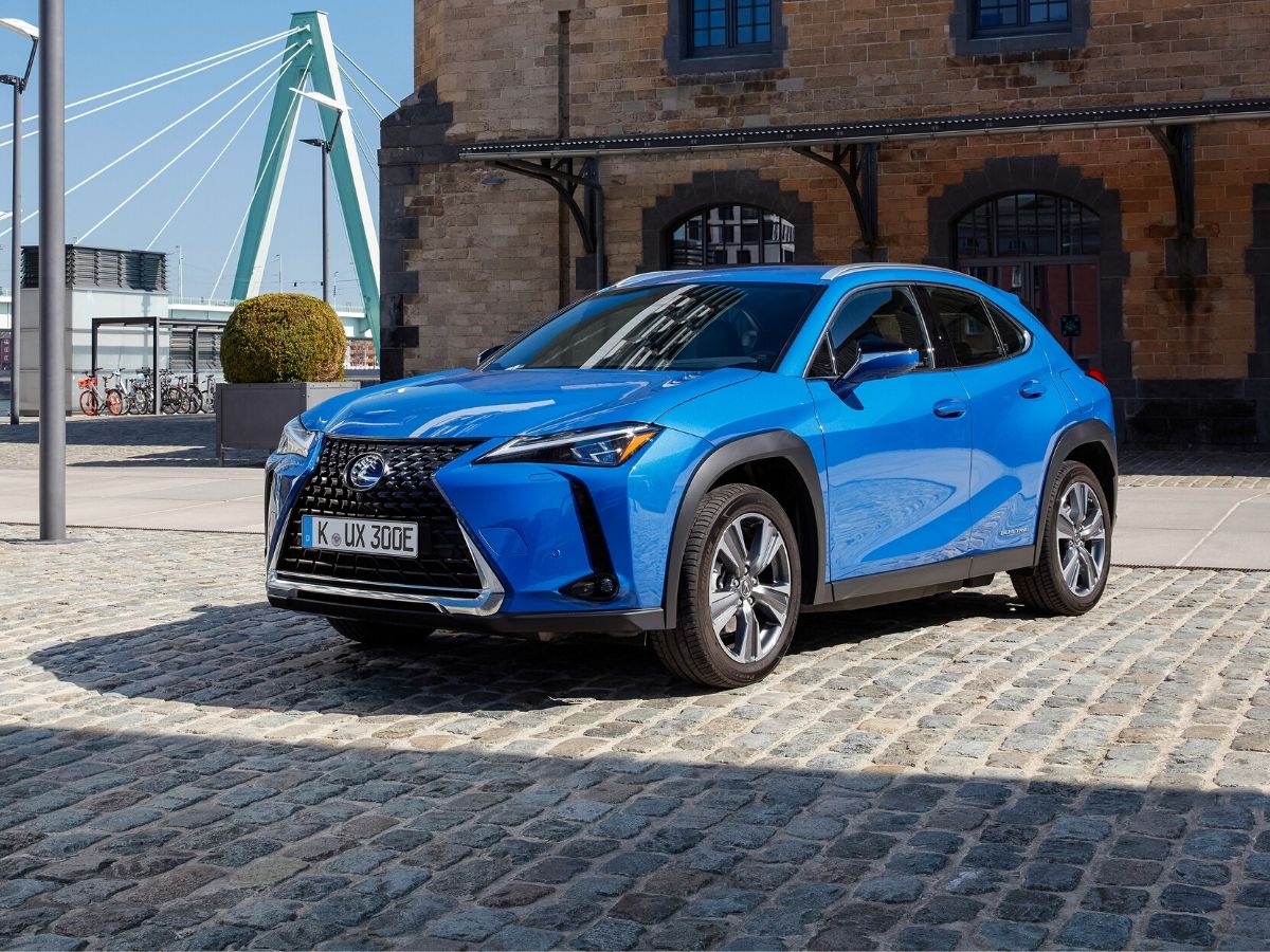 Nuova Lexus UX 300e