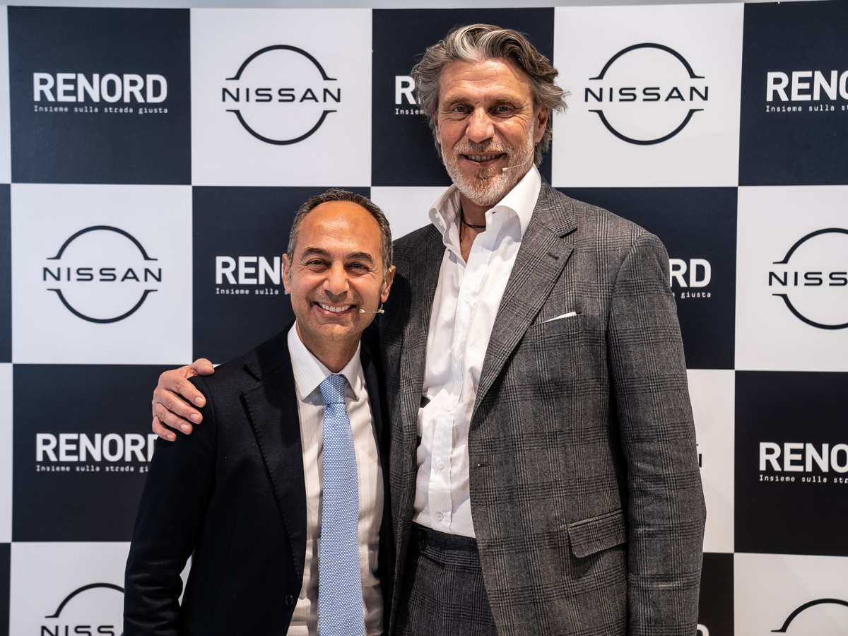 Marco Toro (sinistra), presidente e amministratore delegato di Nissan Italia e Roberto Bolciaghi, titolare di Renord S.p.A.